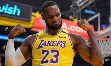 Basket : LeBron James marque son territoire face aux Hornets