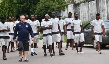 Elim. Mondial Qatar 2022 : La visite du Ministre des Sports après la Marche des Joueurs