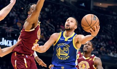 NBA : déchaîné, Stephen Curry explose les records !