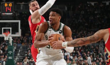 NBA: Giannis Antetokounmpo monte en puissance face au Pelicans!