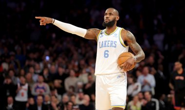 NBA : LeBron James trône en patron contre les Knicks (129-123)