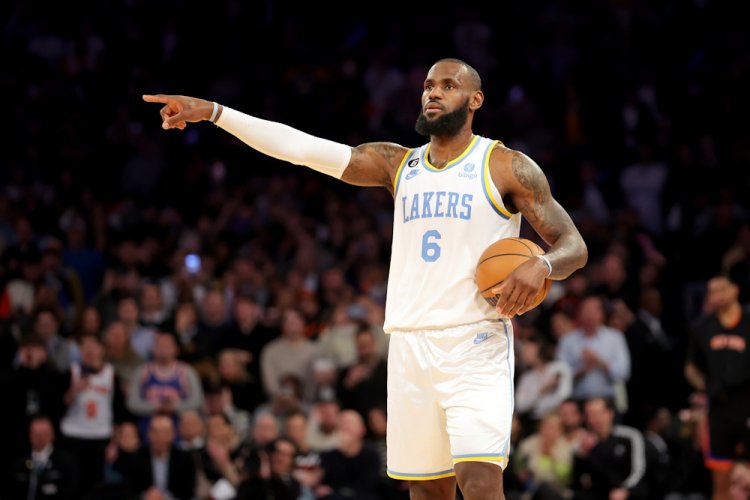 NBA : LeBron James trône en patron contre les Knicks (129-123)